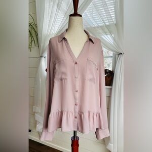 Express Portofino Button Down Shirt with Ruffle. Pink/Mauve
Size:Large